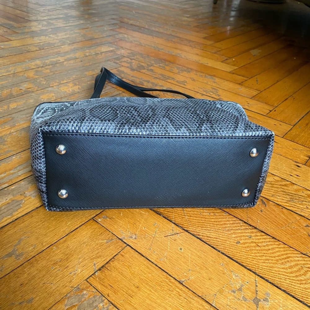 Nine West Python Print Grey/Black/White Faux Leat… - image 3